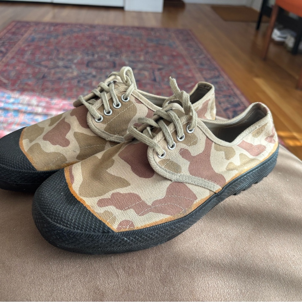 Men’s Size 9 Vintage Chinese Army Training Shoes